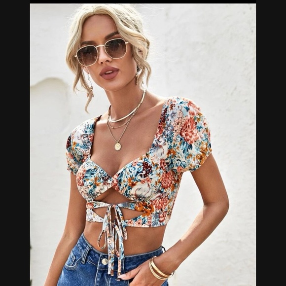 Brand New Small Frenchy Floral Print Tie Front Crop Blouse - Picture 3 of 5